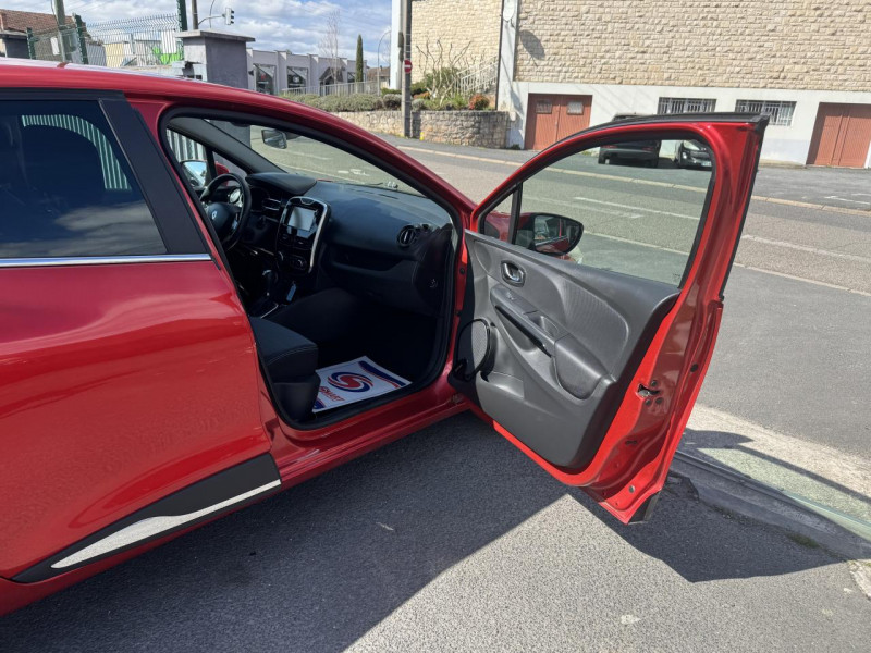 Photo 15 de l'offre de RENAULT CLIO 1.2 TCE - 120 BVA INTENS GPS   CLIM   RADAR AR à 9990€ chez Triplo auto