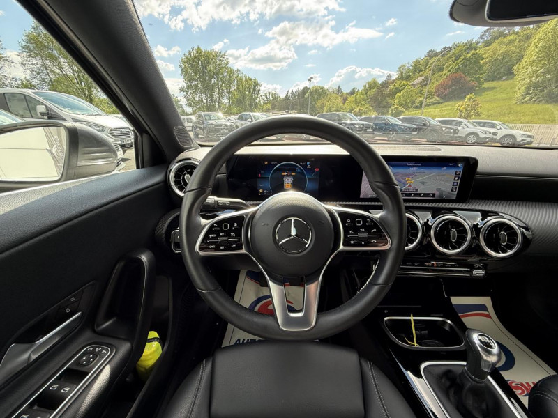 Photo 19 de l'offre de MERCEDES-BENZ CLASSE A A 160  BERLINE 5P - BM 177 BUSINESS LINE GPS   CAMERA AR   CARPLAY à 23990€ chez Triplo auto
