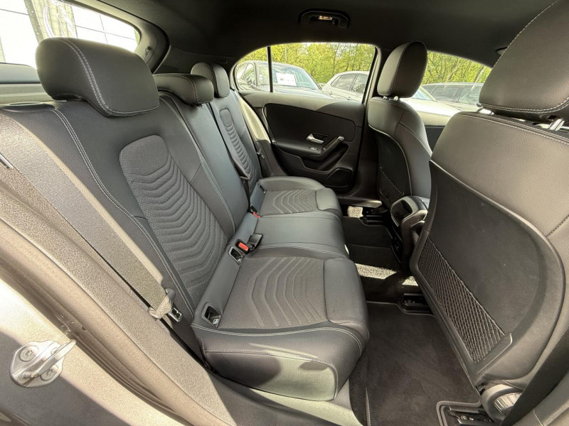 Photo 13 de l'offre de MERCEDES-BENZ CLASSE A A 160  BERLINE 5P - BM 177 BUSINESS LINE GPS   CAMERA AR   CARPLAY à 23990€ chez Triplo auto