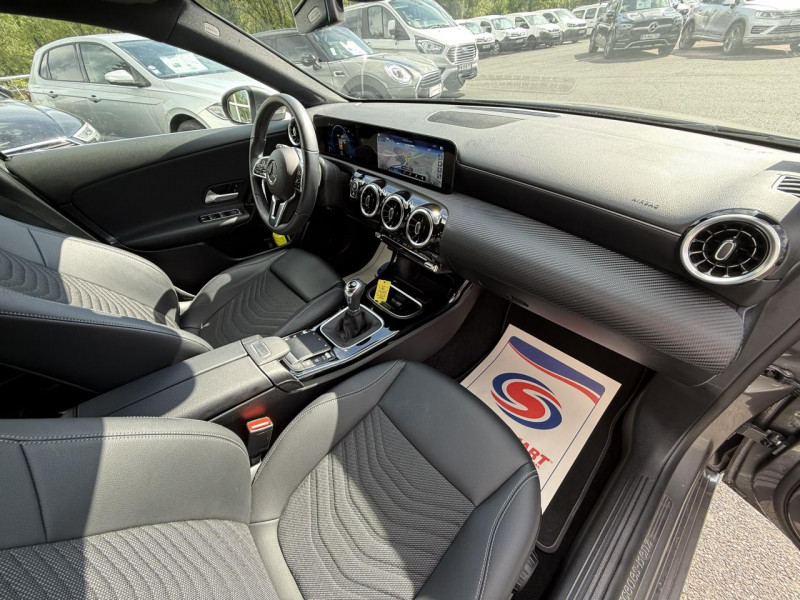 Photo 15 de l'offre de MERCEDES-BENZ CLASSE A A 160  BERLINE 5P - BM 177 BUSINESS LINE GPS   CAMERA AR   CARPLAY à 23990€ chez Triplo auto