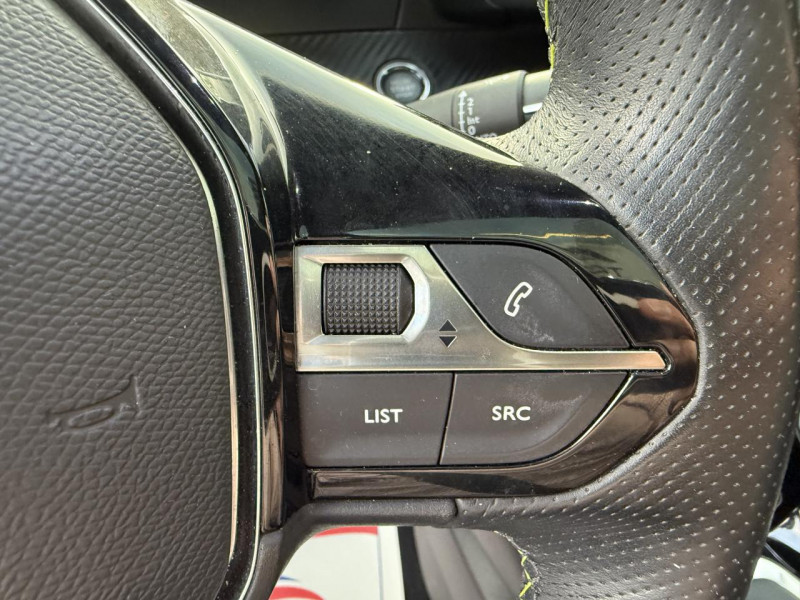 Photo 29 de l'offre de PEUGEOT 208  1.5 BLUEHDI S&S - 100  GT LINE GPS   CAMERA AR   CARPLAY à 17990€ chez Triplo auto