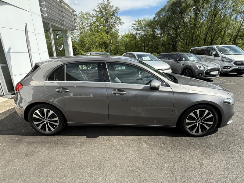 Photo 8 de l'offre de MERCEDES-BENZ CLASSE A A 160  BERLINE 5P - BM 177 BUSINESS LINE GPS   CAMERA AR   CARPLAY à 23990€ chez Triplo auto