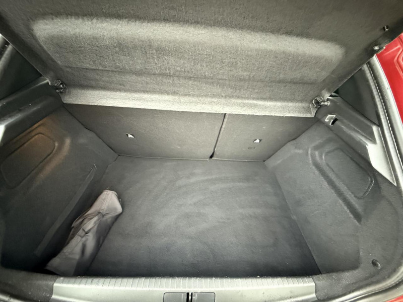 Photo 12 de l'offre de PEUGEOT 208  1.5 BLUEHDI S&S - 100  GT LINE GPS   CAMERA AR   CARPLAY à 17990€ chez Triplo auto