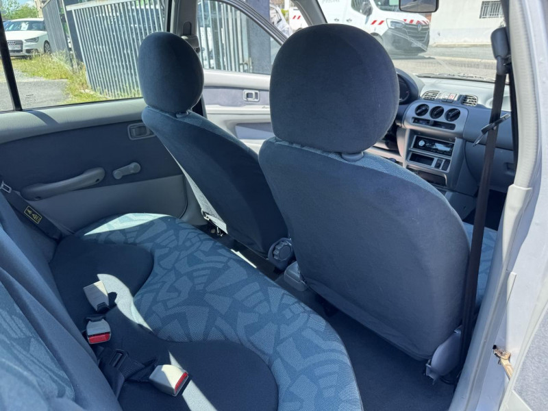 Photo 13 de l'offre de NISSAN MICRA 1.3I - 75 PLAZA   CLIM à 4990€ chez Triplo auto