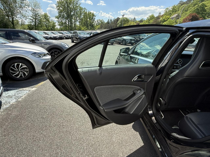 Photo 28 de l'offre de MERCEDES-BENZ CLASSE A A 180 - BV 7G-DCT - INSPIRATION - CAMERA AR   CLIM à 19490€ chez Triplo auto