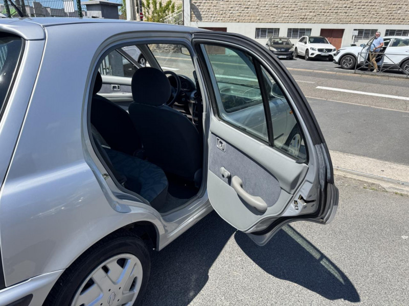 Photo 12 de l'offre de NISSAN MICRA 1.3I - 75 PLAZA   CLIM à 4990€ chez Triplo auto