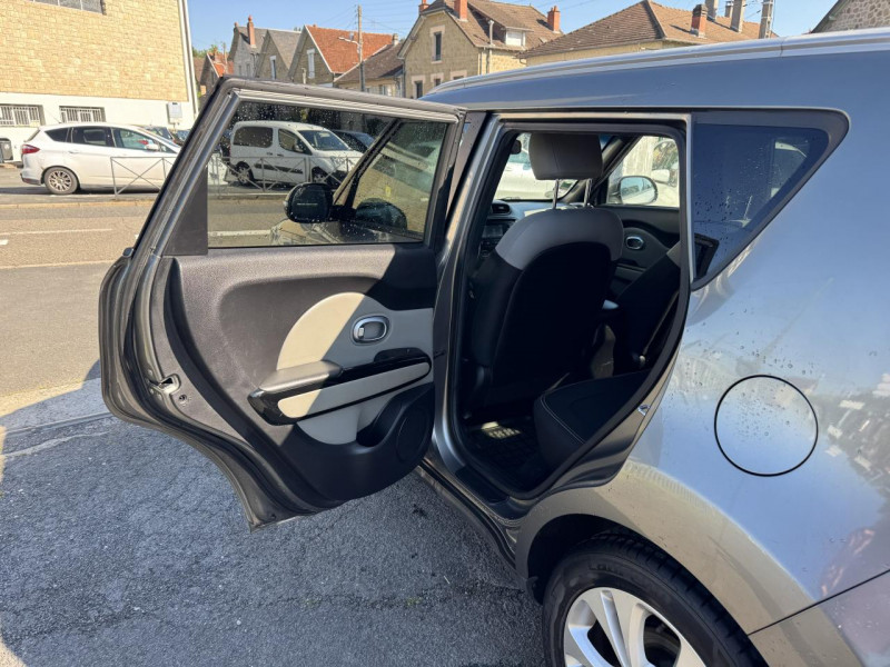 Photo 18 de l'offre de KIA SOUL 1.6 CRDI - 136 CLIM   ATTELAGE à 7990€ chez Triplo auto