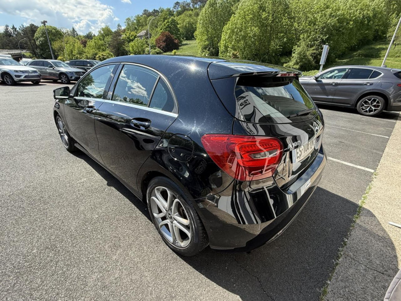 Photo 5 de l'offre de MERCEDES-BENZ CLASSE A A 180 - BV 7G-DCT - INSPIRATION - CAMERA AR   CLIM à 19490€ chez Triplo auto