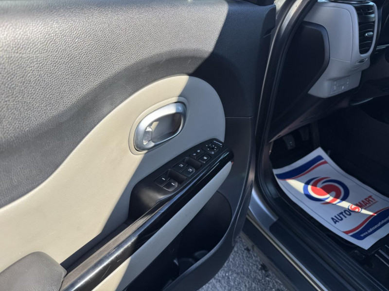 Photo 22 de l'offre de KIA SOUL 1.6 CRDI - 136 CLIM   ATTELAGE à 7990€ chez Triplo auto