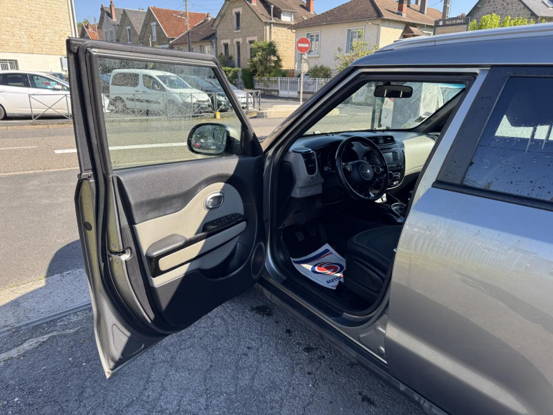 Photo 21 de l'offre de KIA SOUL 1.6 CRDI - 136 CLIM   ATTELAGE à 7990€ chez Triplo auto