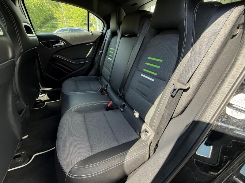 Photo 11 de l'offre de MERCEDES-BENZ CLASSE A A 180 - BV 7G-DCT - INSPIRATION - CAMERA AR   CLIM à 19490€ chez Triplo auto