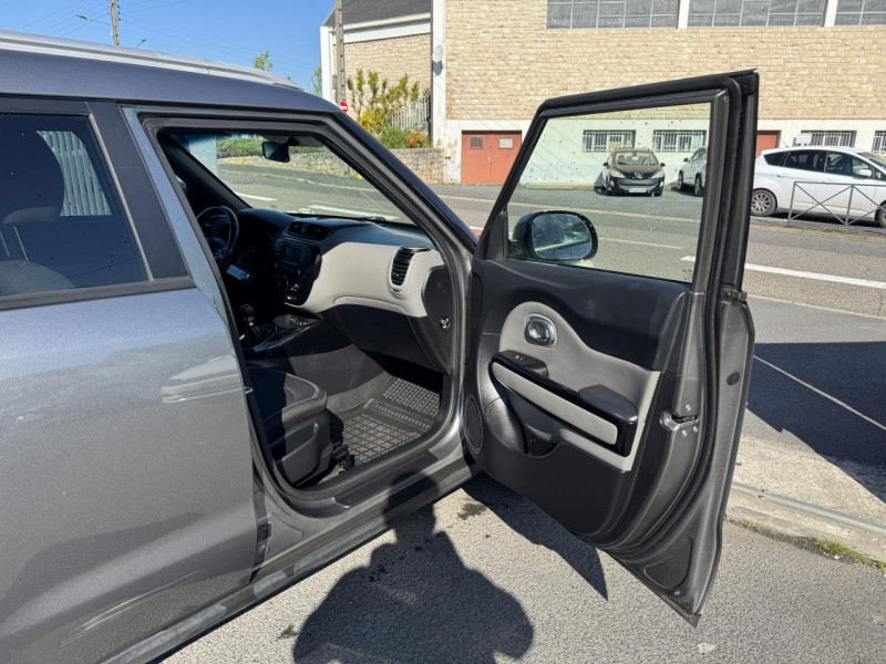 Photo 15 de l'offre de KIA SOUL 1.6 CRDI - 136 CLIM   ATTELAGE à 7990€ chez Triplo auto