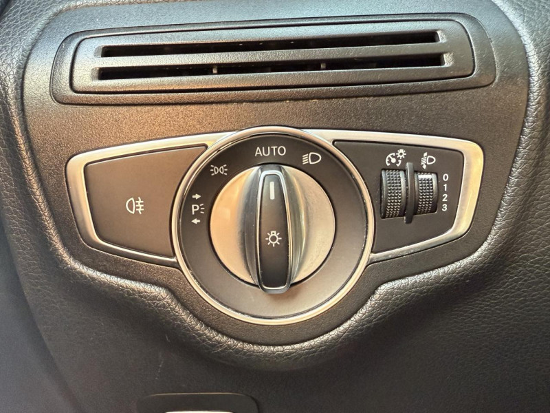 Photo 24 de l'offre de MERCEDES-BENZ GLC 220 D - BVA9G 4-MATIC CLIM   REGULATEUR/LIMITEUR DE VITESSE à 26990€ chez Triplo auto