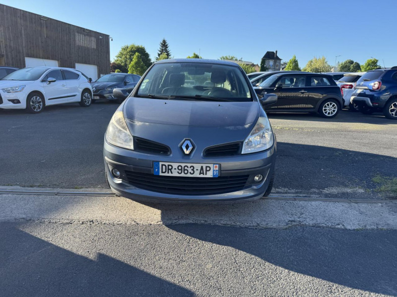 Photo 8 de l'offre de RENAULT CLIO 1.6I - 110 DYNAMIQUE   CLIM à 5490€ chez Triplo auto