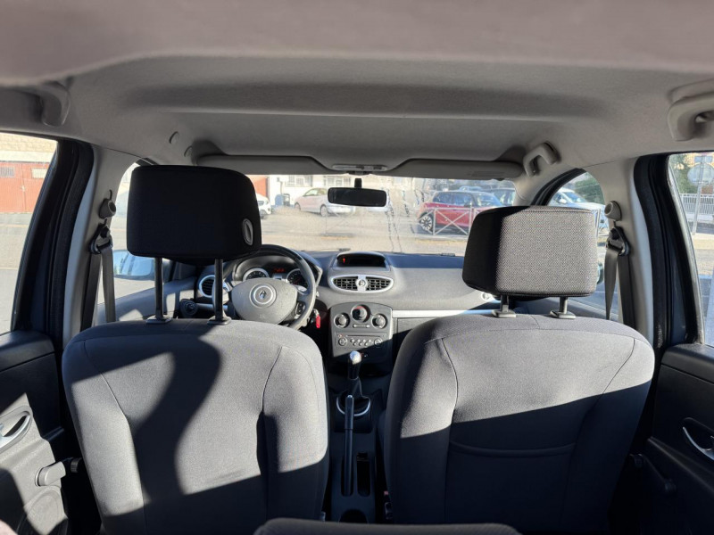 Photo 11 de l'offre de RENAULT CLIO 1.6I - 110 DYNAMIQUE   CLIM à 5490€ chez Triplo auto