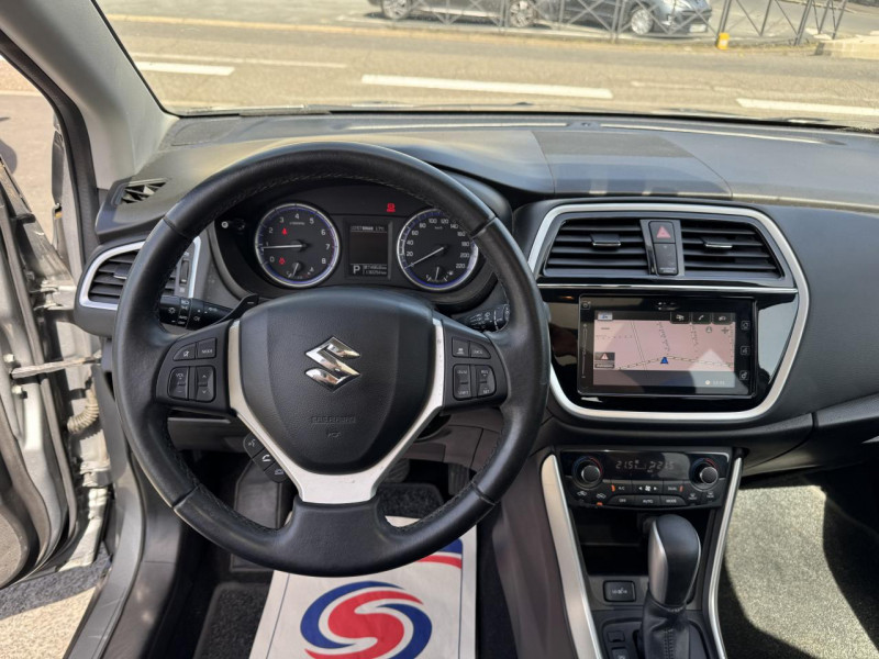 Photo 25 de l'offre de SUZUKI SX4 S-CROSS S-CROSS 1.4 BOOSTERJET ALLGRIP - BVA S-CROSS STYLE GPS   CAMERA AR   TOIT OUVRANT à 12990€ chez Triplo auto