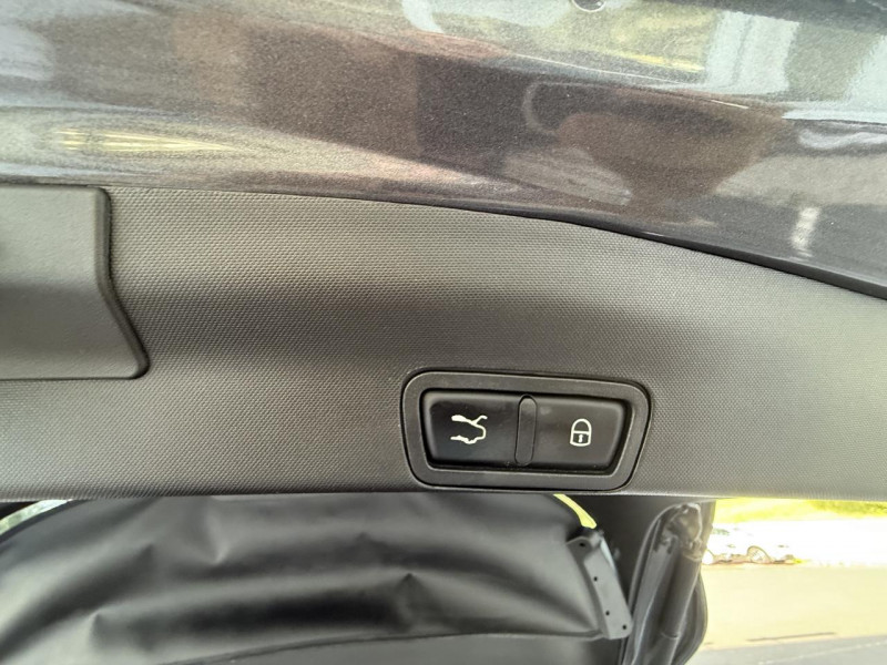 Photo 13 de l'offre de ALFA ROMEO STELVIO 2.2 D - 210 - BVA LUSSO Q4 GPS   CAMERA AR   CLIM à 21990€ chez Triplo auto