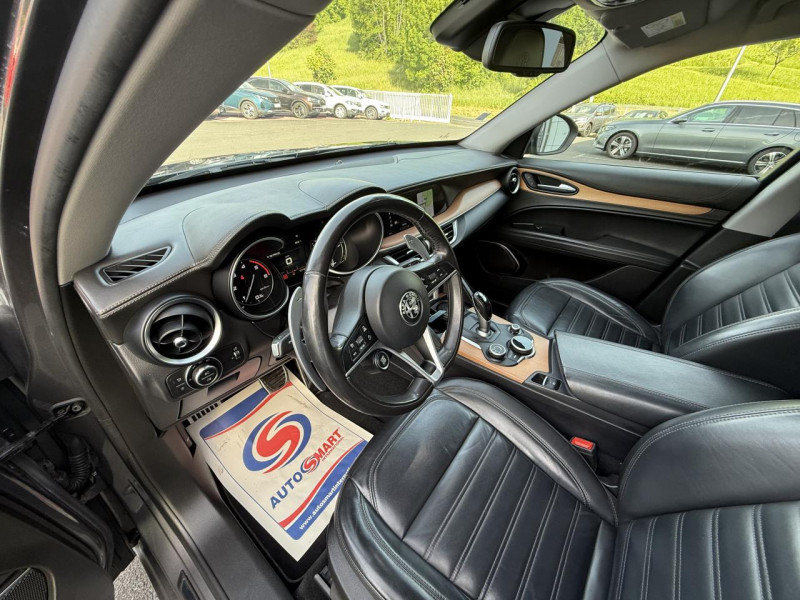 Photo 10 de l'offre de ALFA ROMEO STELVIO 2.2 D - 210 - BVA LUSSO Q4 GPS   CAMERA AR   CLIM à 21990€ chez Triplo auto