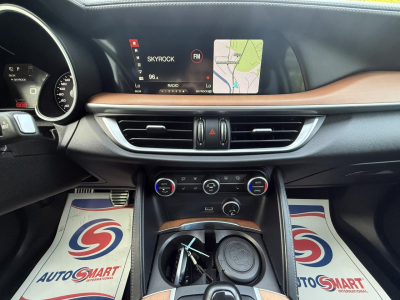 Photo 18 de l'offre de ALFA ROMEO STELVIO 2.2 D - 210 - BVA LUSSO Q4 GPS   CAMERA AR   CLIM à 21990€ chez Triplo auto