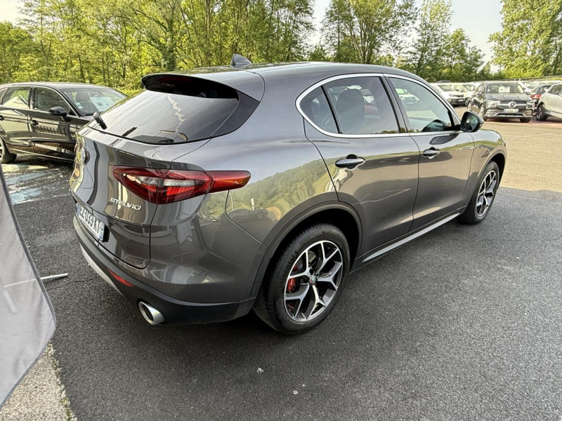 Photo 7 de l'offre de ALFA ROMEO STELVIO 2.2 D - 210 - BVA LUSSO Q4 GPS   CAMERA AR   CLIM à 21990€ chez Triplo auto