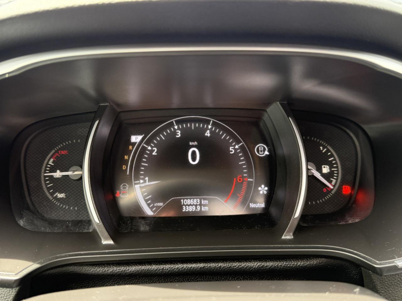Photo 22 de l'offre de RENAULT MEGANE MéGANE 1.3 TCE - 160 - BV EDC -  GT LINE GPS   TOIT OUVRANT   CAMERA AR  à 15990€ chez Triplo auto