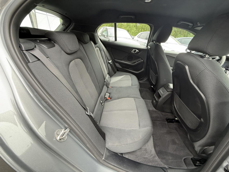 Photo 13 de l'offre de BMW SERIE 1 116I - BV DKG  BERLINE F40 LOUNGE SUIVI BMW   GPS   CAMERA AR à 27990€ chez Triplo auto