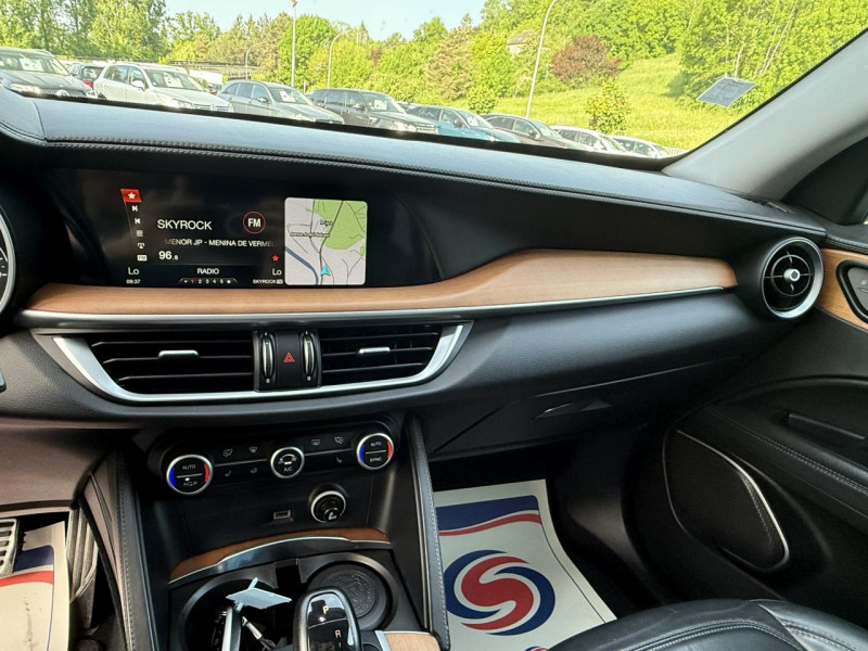 Photo 29 de l'offre de ALFA ROMEO STELVIO 2.2 D - 210 - BVA LUSSO Q4 GPS   CAMERA AR   CLIM à 21990€ chez Triplo auto