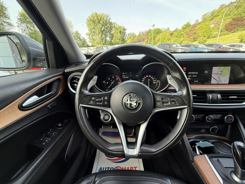 Photo 20 de l'offre de ALFA ROMEO STELVIO 2.2 D - 210 - BVA LUSSO Q4 GPS   CAMERA AR   CLIM à 21990€ chez Triplo auto