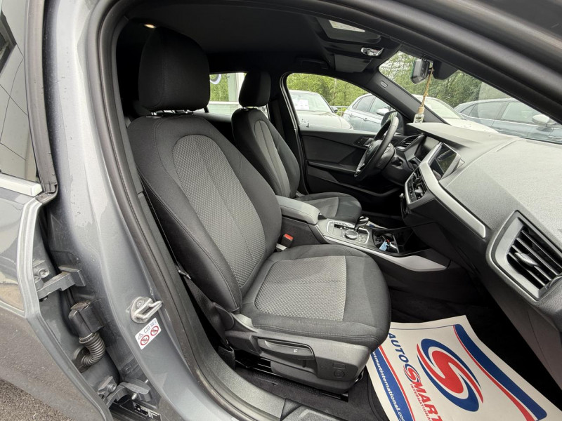 Photo 14 de l'offre de BMW SERIE 1 116I - BV DKG  BERLINE F40 LOUNGE SUIVI BMW   GPS   CAMERA AR à 27990€ chez Triplo auto