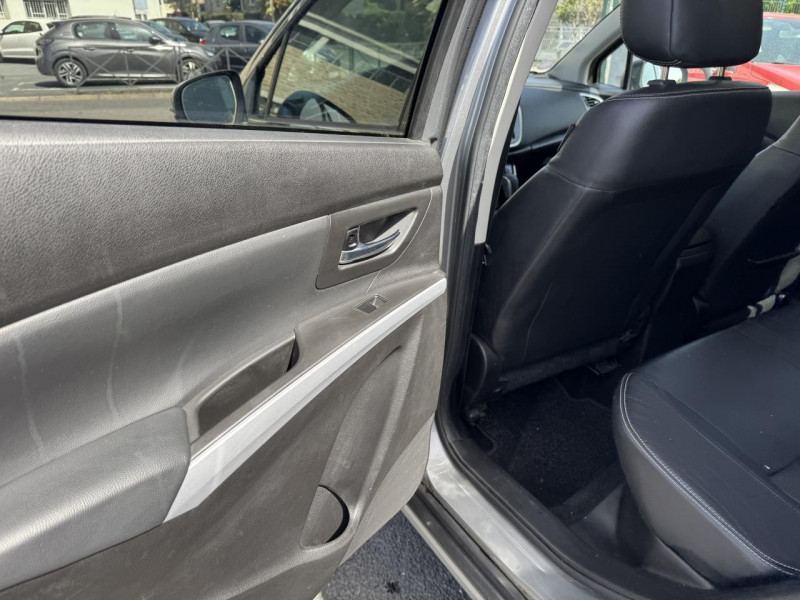 Photo 19 de l'offre de SUZUKI SX4 S-CROSS S-CROSS 1.4 BOOSTERJET ALLGRIP - BVA S-CROSS STYLE GPS   CAMERA AR   TOIT OUVRANT à 12990€ chez Triplo auto