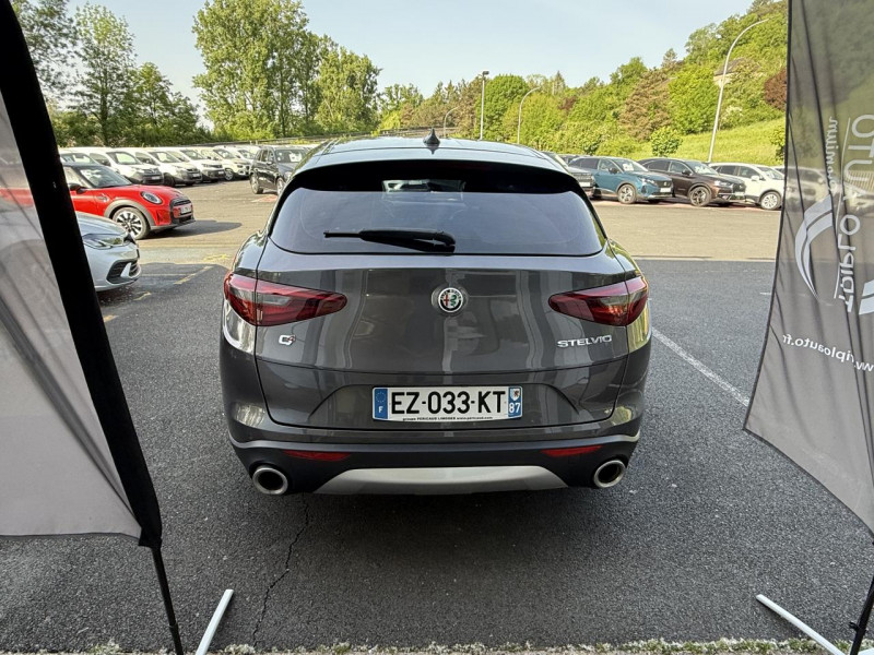 Photo 6 de l'offre de ALFA ROMEO STELVIO 2.2 D - 210 - BVA LUSSO Q4 GPS   CAMERA AR   CLIM à 21990€ chez Triplo auto