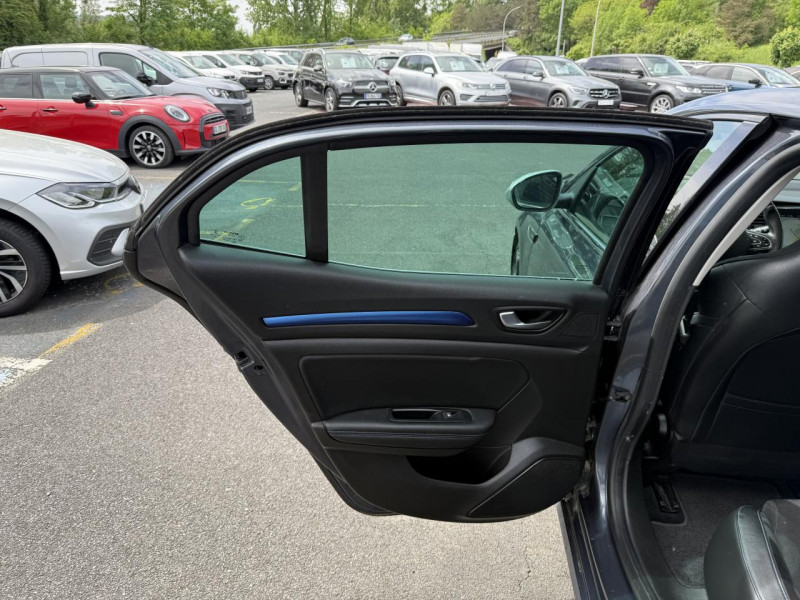 Photo 35 de l'offre de RENAULT MEGANE MéGANE 1.3 TCE - 160 - BV EDC -  GT LINE GPS   TOIT OUVRANT   CAMERA AR  à 15990€ chez Triplo auto