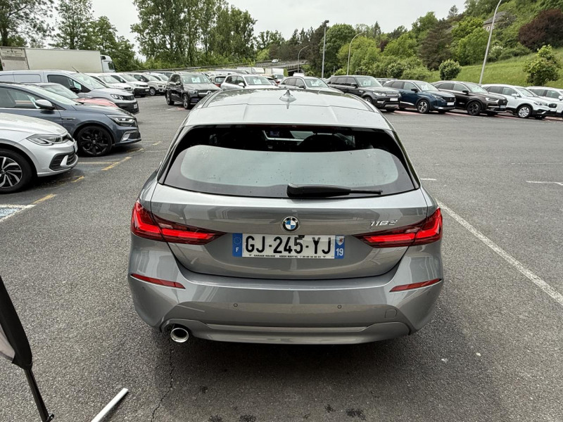 Photo 6 de l'offre de BMW SERIE 1 116I - BV DKG  BERLINE F40 LOUNGE SUIVI BMW   GPS   CAMERA AR à 27990€ chez Triplo auto