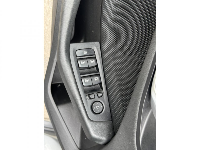 Photo 29 de l'offre de BMW SERIE 1 116I - BV DKG  BERLINE F40 LOUNGE SUIVI BMW   GPS   CAMERA AR à 27990€ chez Triplo auto