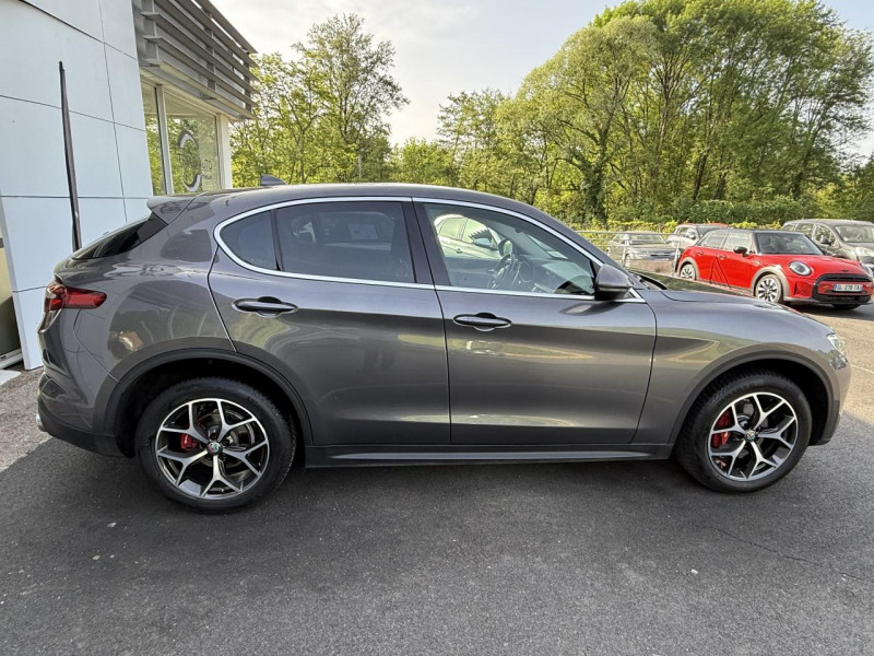 Photo 8 de l'offre de ALFA ROMEO STELVIO 2.2 D - 210 - BVA LUSSO Q4 GPS   CAMERA AR   CLIM à 21990€ chez Triplo auto