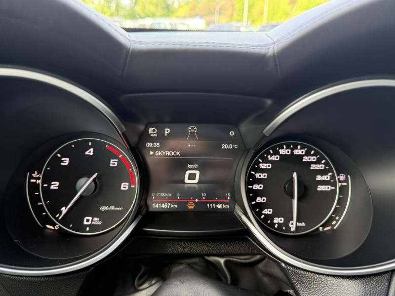 Photo 21 de l'offre de ALFA ROMEO STELVIO 2.2 D - 210 - BVA LUSSO Q4 GPS   CAMERA AR   CLIM à 21990€ chez Triplo auto
