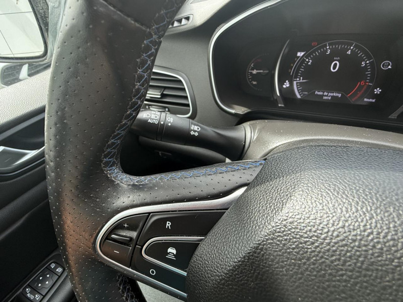 Photo 27 de l'offre de RENAULT MEGANE MéGANE 1.3 TCE - 160 - BV EDC -  GT LINE GPS   TOIT OUVRANT   CAMERA AR  à 15990€ chez Triplo auto