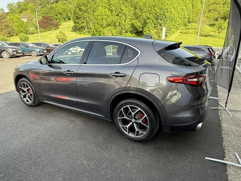 Photo 5 de l'offre de ALFA ROMEO STELVIO 2.2 D - 210 - BVA LUSSO Q4 GPS   CAMERA AR   CLIM à 21990€ chez Triplo auto