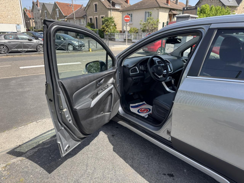 Photo 21 de l'offre de SUZUKI SX4 S-CROSS S-CROSS 1.4 BOOSTERJET ALLGRIP - BVA S-CROSS STYLE GPS   CAMERA AR   TOIT OUVRANT à 12990€ chez Triplo auto