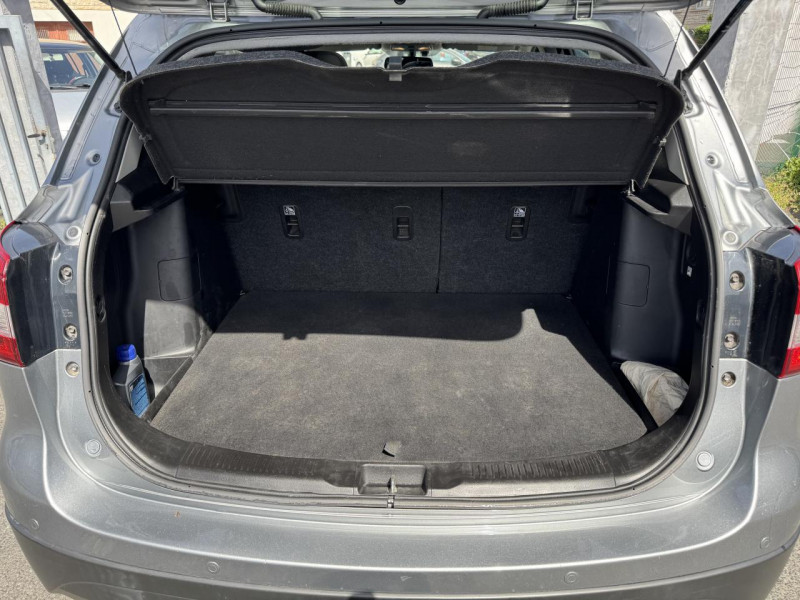 Photo 11 de l'offre de SUZUKI SX4 S-CROSS S-CROSS 1.4 BOOSTERJET ALLGRIP - BVA S-CROSS STYLE GPS   CAMERA AR   TOIT OUVRANT à 12990€ chez Triplo auto