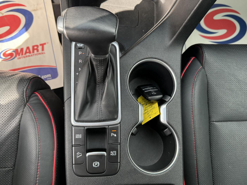 Photo 23 de l'offre de KIA SPORTAGE 1.6 CRDI - 136 - BV DCT - GT LINE GPS   ATTELAGE   CAMERA AR   à 16490€ chez Triplo auto