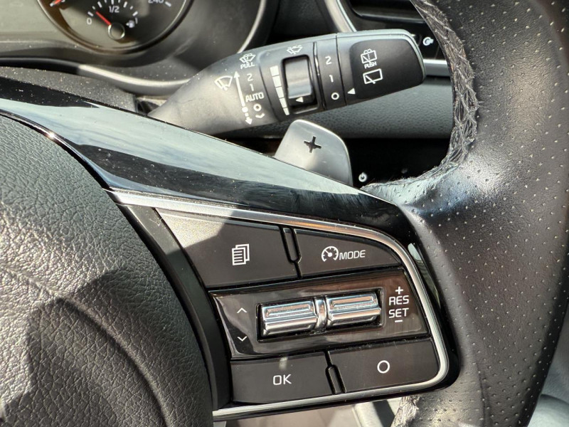 Photo 24 de l'offre de KIA SPORTAGE 1.6 CRDI - 136 - BV DCT - GT LINE GPS   ATTELAGE   CAMERA AR   à 16490€ chez Triplo auto