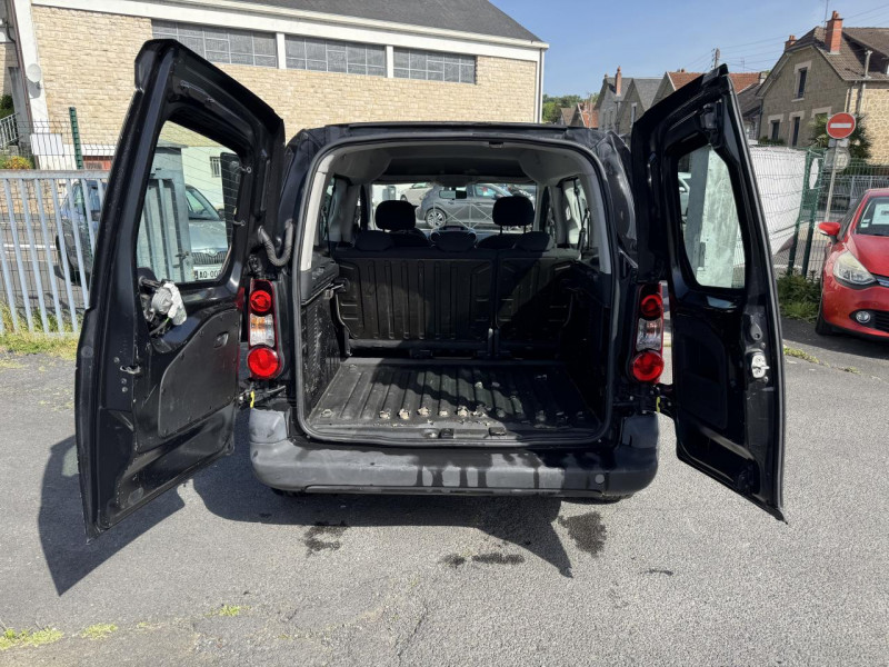 Photo 29 de l'offre de CITROEN BERLINGO 1.6 BLUEHDI - 100  FEEL   CLIM à 13990€ chez Triplo auto