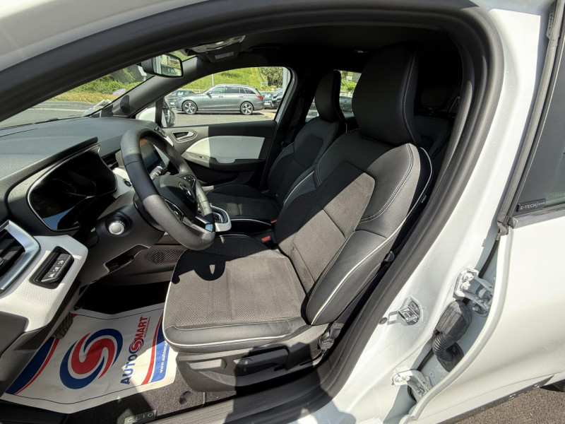 Photo 9 de l'offre de RENAULT CLIO 1.6 E-TECH HYBRIDE - 140 - BVA MULTI-MODES  INTENS GPS   CAMERA AR   CARPLAY à 17990€ chez Triplo auto