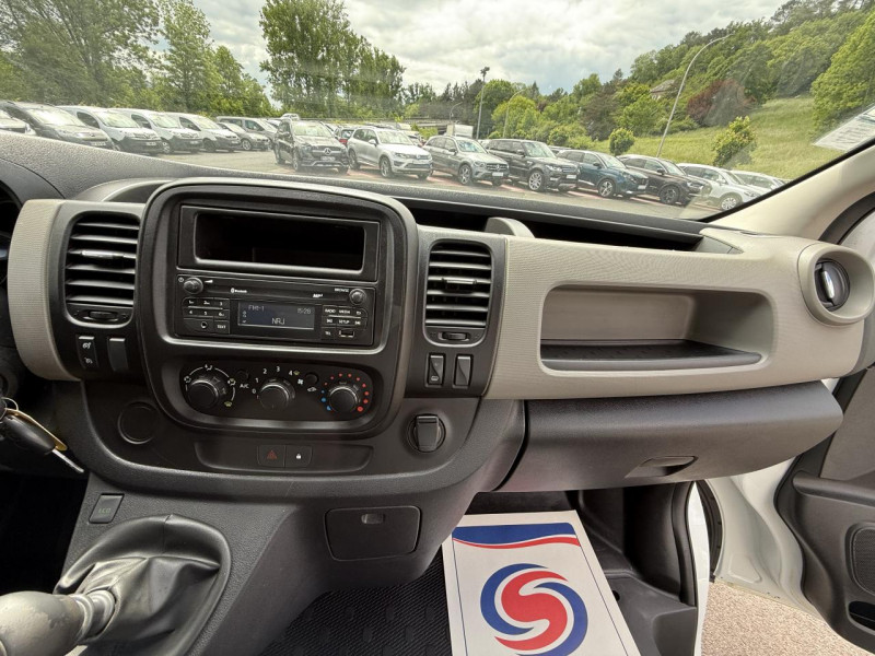 Photo 15 de l'offre de RENAULT TRAFIC L1H1 1000 KG 1.6 DCI - 120  FOURGON CONFORT L1H1 TVA RECUPERABLE   ATTELAGE à 15990€ chez Triplo auto