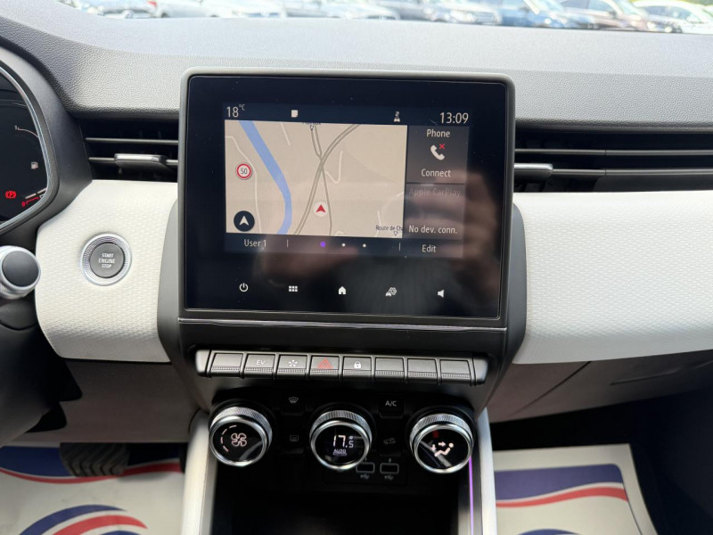 Photo 17 de l'offre de RENAULT CLIO 1.6 E-TECH HYBRIDE - 140 - BVA MULTI-MODES  INTENS GPS   CAMERA AR   CARPLAY à 17990€ chez Triplo auto