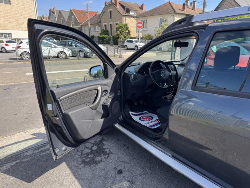 Photo 21 de l'offre de DACIA DUSTER 1.2 TCE - 125 PRESTIGE GPS   CLIM   ATTELAGE à 8990€ chez Triplo auto