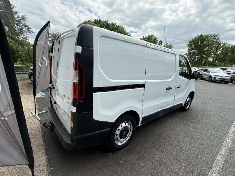 Photo 7 de l'offre de RENAULT TRAFIC L1H1 1000 KG 1.6 DCI - 120  FOURGON CONFORT L1H1 TVA RECUPERABLE   ATTELAGE à 15990€ chez Triplo auto