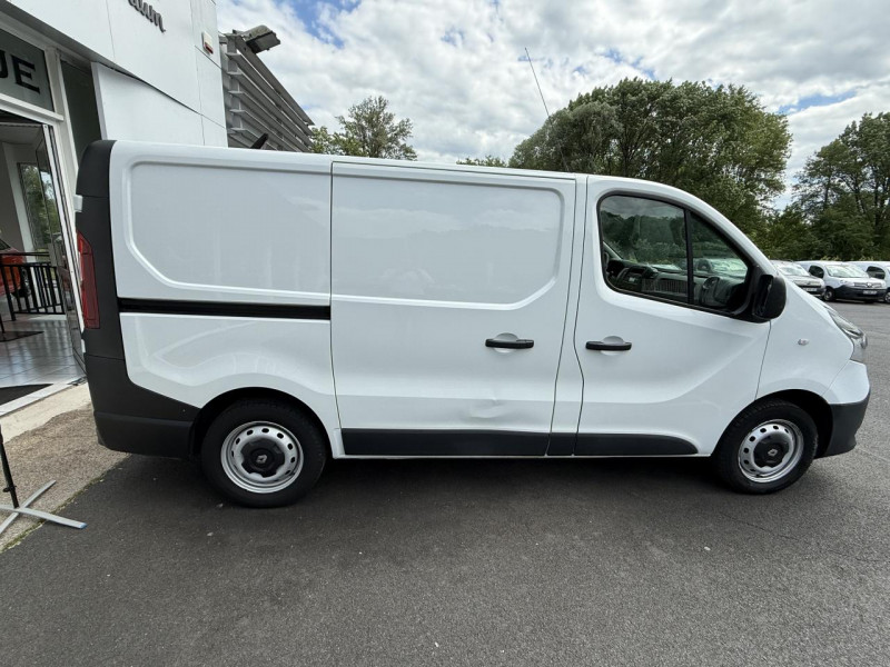 Photo 8 de l'offre de RENAULT TRAFIC L1H1 1000 KG 1.6 DCI - 120  FOURGON CONFORT L1H1 TVA RECUPERABLE   ATTELAGE à 15990€ chez Triplo auto