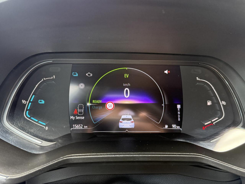 Photo 21 de l'offre de RENAULT CLIO 1.6 E-TECH HYBRIDE - 140 - BVA MULTI-MODES  INTENS GPS   CAMERA AR   CARPLAY à 17990€ chez Triplo auto